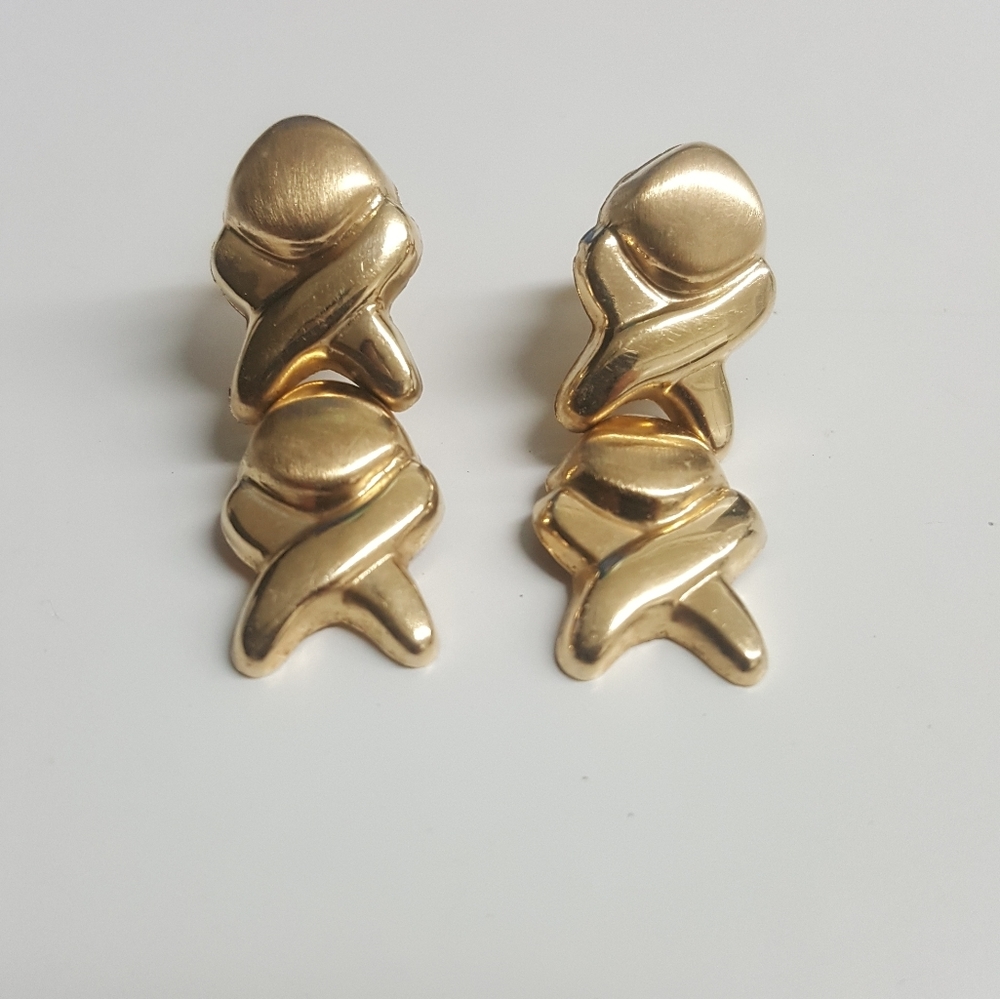 VINTAGE 14K YELLOW GOLD XOXO HUGS & KISSES DANGLE
